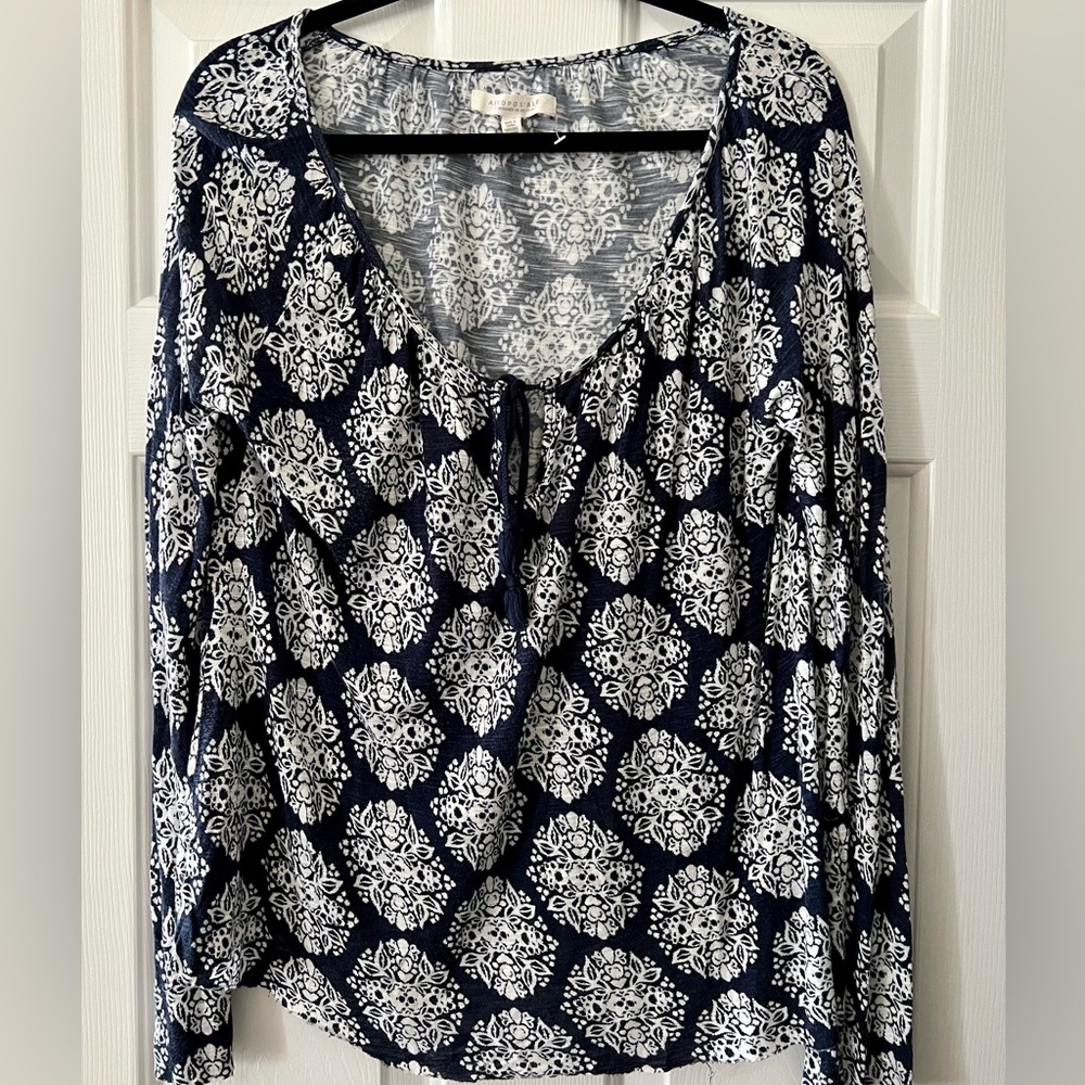 Aeropostale Women’s Navy and White Long Sleeve Shirt, Size M, EUC